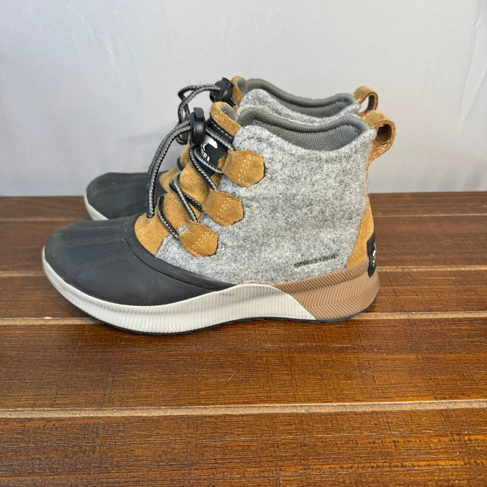 Sorel‎ Waterproof Wool Winter Boots Youth Black Tan Youth Sz 4 Snow Rain Durable